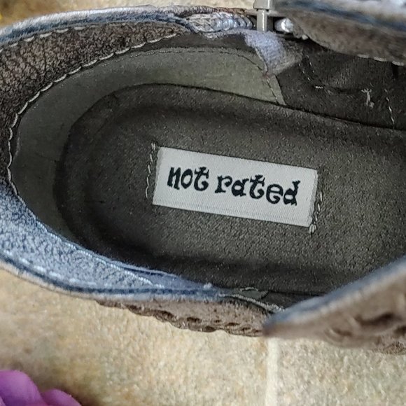 Not Rated - Nosara Gray Ankle Booties  Size 6.5 - Picture 6 of 8